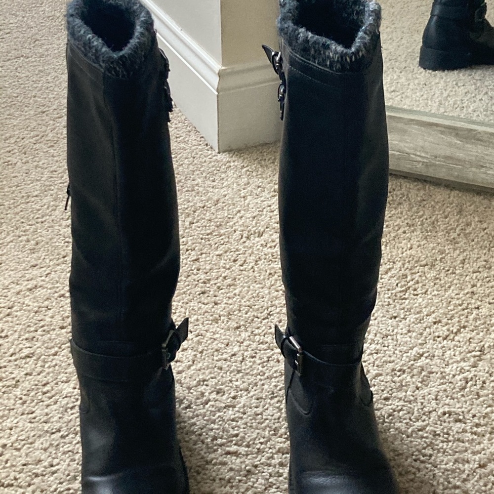 Brand new black boots